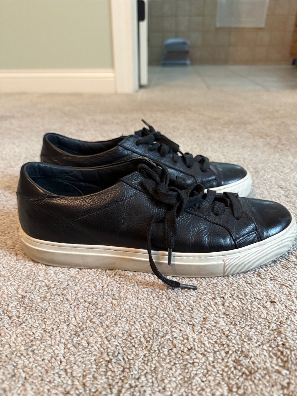 To Boot Black Leather Low-Top Sneakers with Off-White Sole